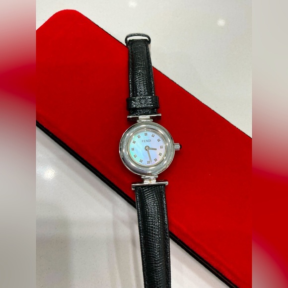 Ladies AUTHENTIC FENDI DRESS watch💖💖 - Picture 4 of 15